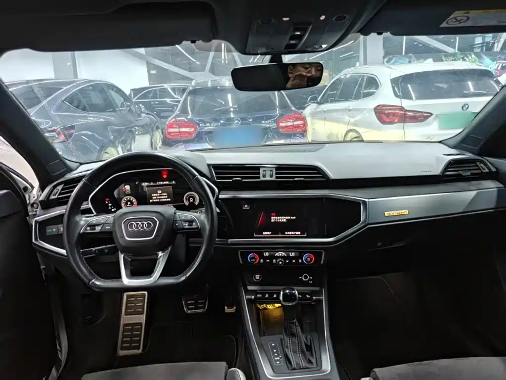Photo 13 - Audi Q3
