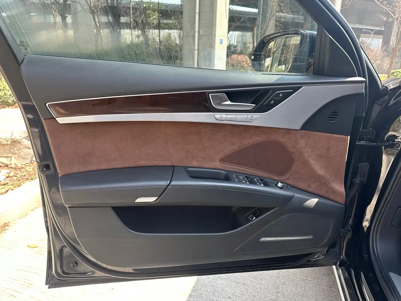 Фото 3 - Audi A8