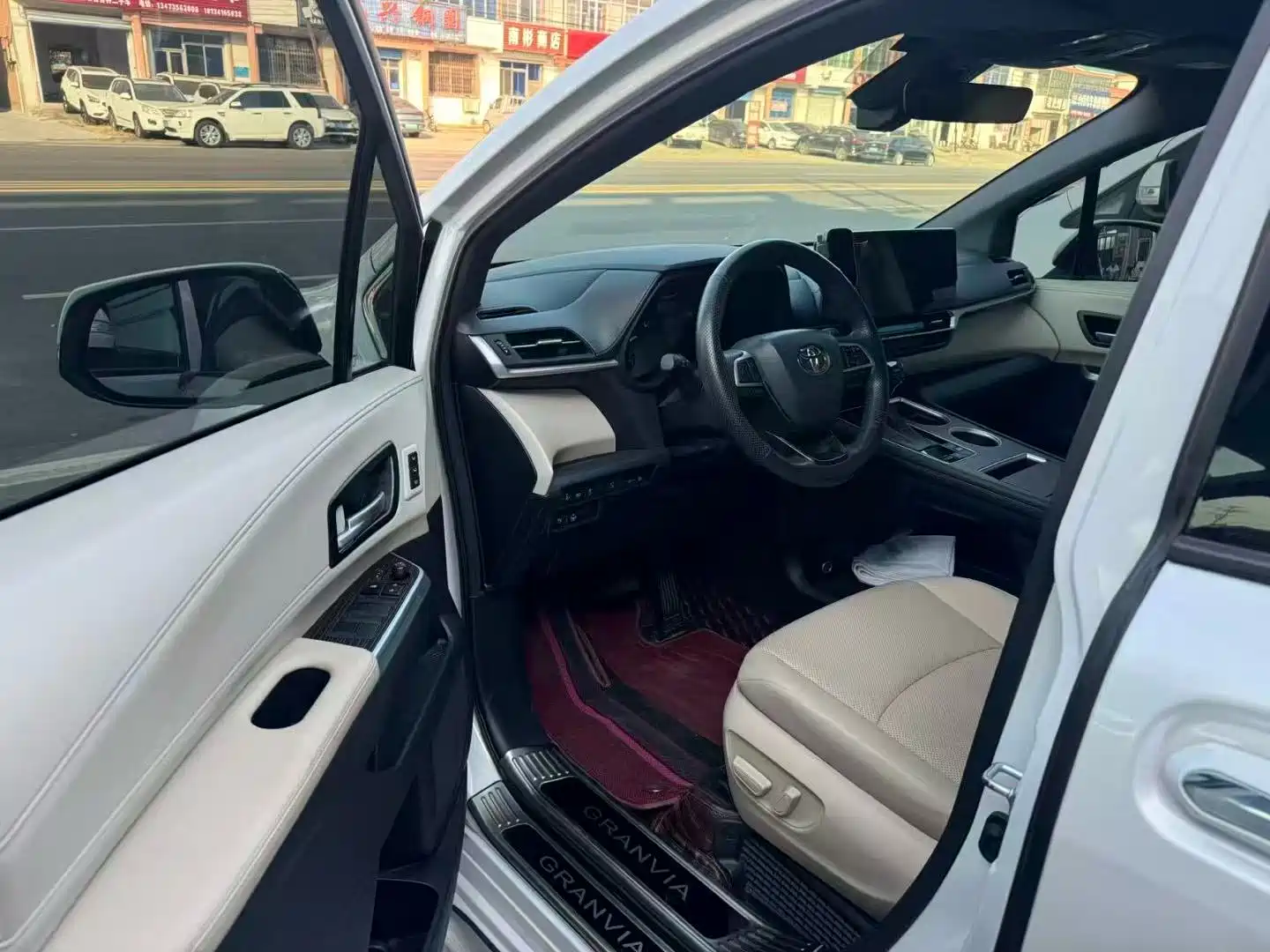 Фото 6 - Toyota Granvia