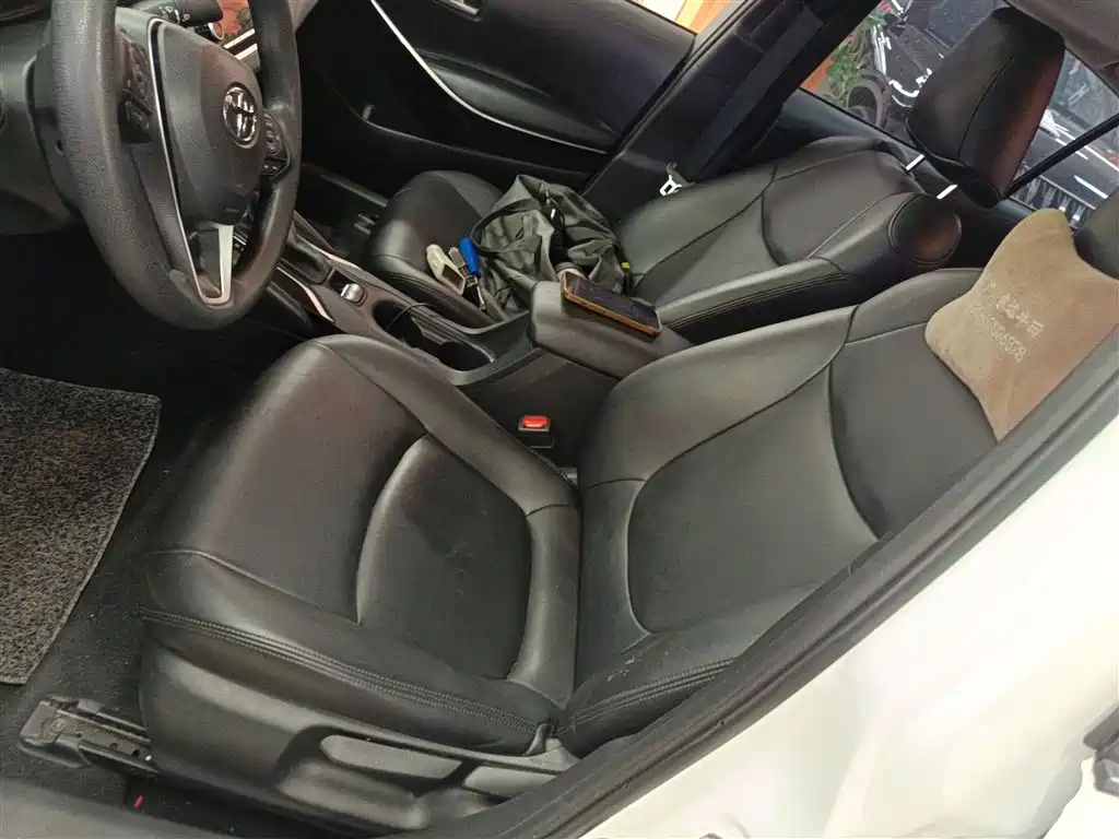 Toyota Corolla 2019 Hybrid 1.8L E-CVT GL-i Elite Edition фото 14