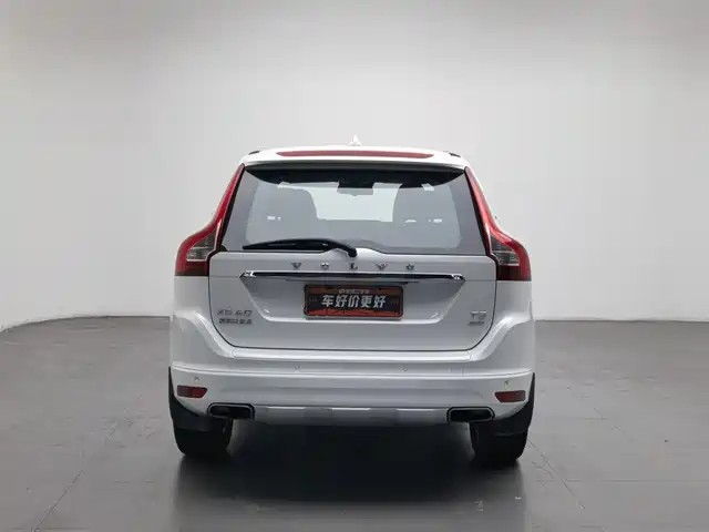 Volvo XC60 2017 T5 AWD Smart Premium — фото 4