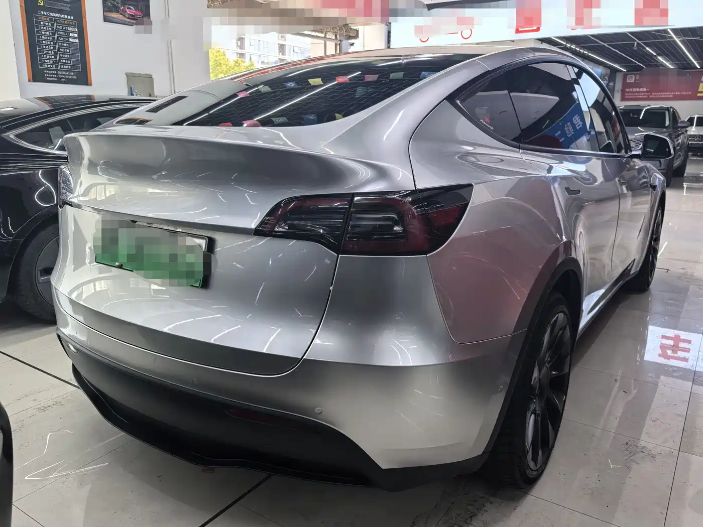 TESLA MODEL Y