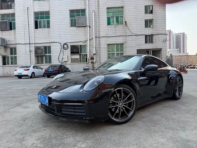 PORSCHE 911