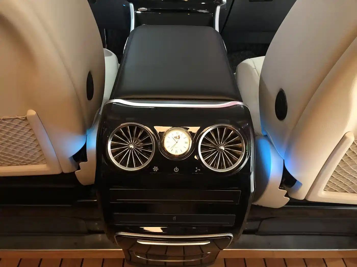 Mercedes-Benz Vito 2021 2.0T Elite 7-Seater фото 12