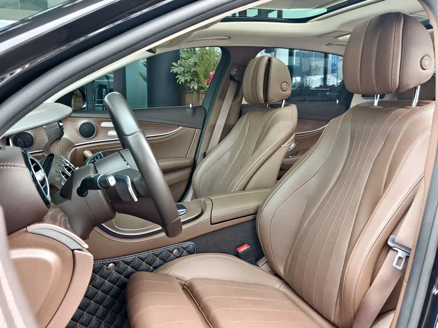 MERCEDES-BENZ E CLASS