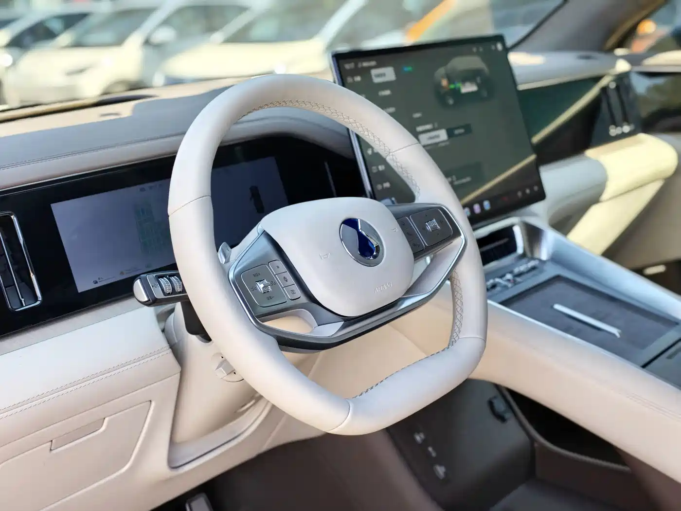 2025 Denza N8L