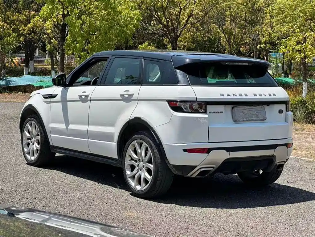Land Rover Range Rover Evoque (Import) 2015 2.0T 5-door Dynamic Edition фото 9