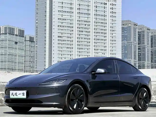 Tesla Model 3 2024