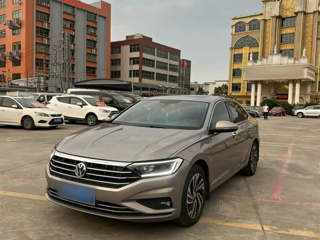 VOLKSWAGEN SAGITAR