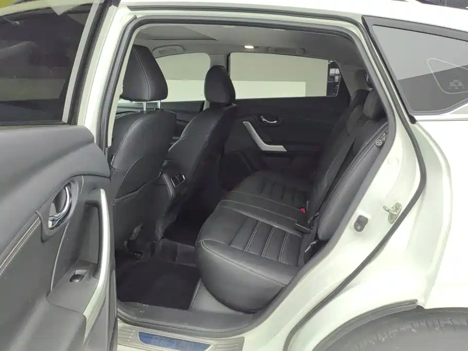 Venucia T90 2018 2018 2.0L CVT Smart Connection Intelligent Edition China V