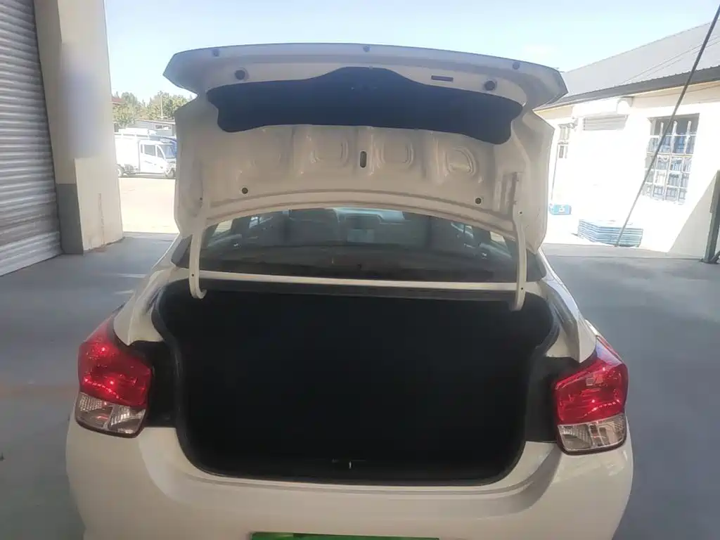 Hyundai Verna 2019 2017 1.4L Manual Renewal Edition China VI