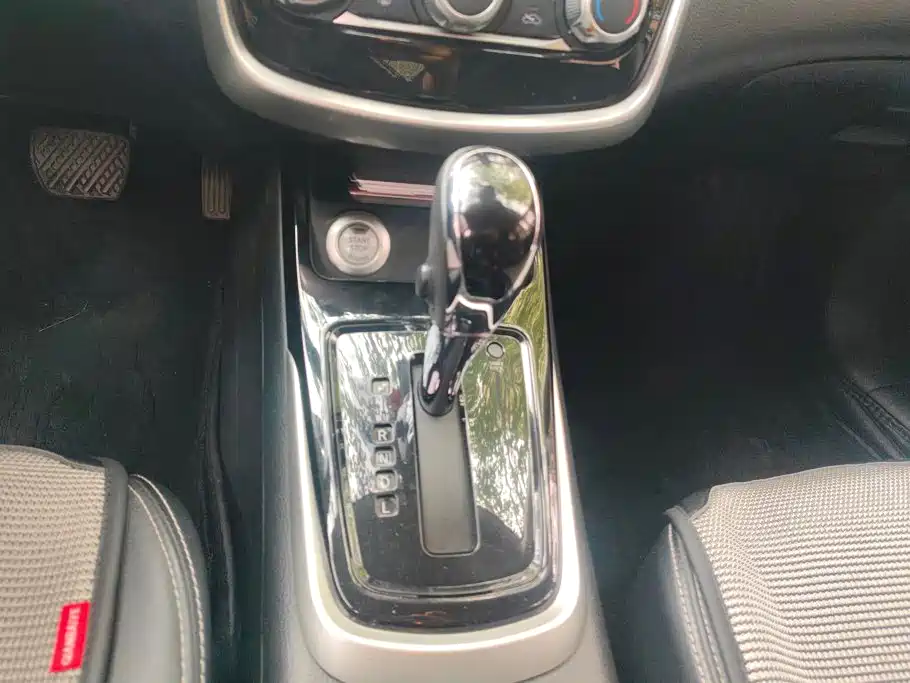 Photo 16 - Nissan Tiida
