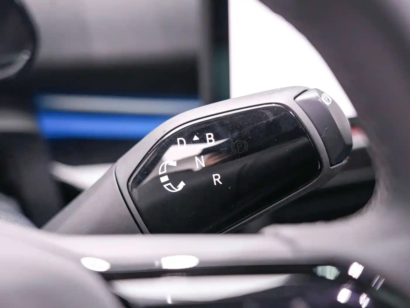 VOLKSWAGEN WITH THE CROWD 06