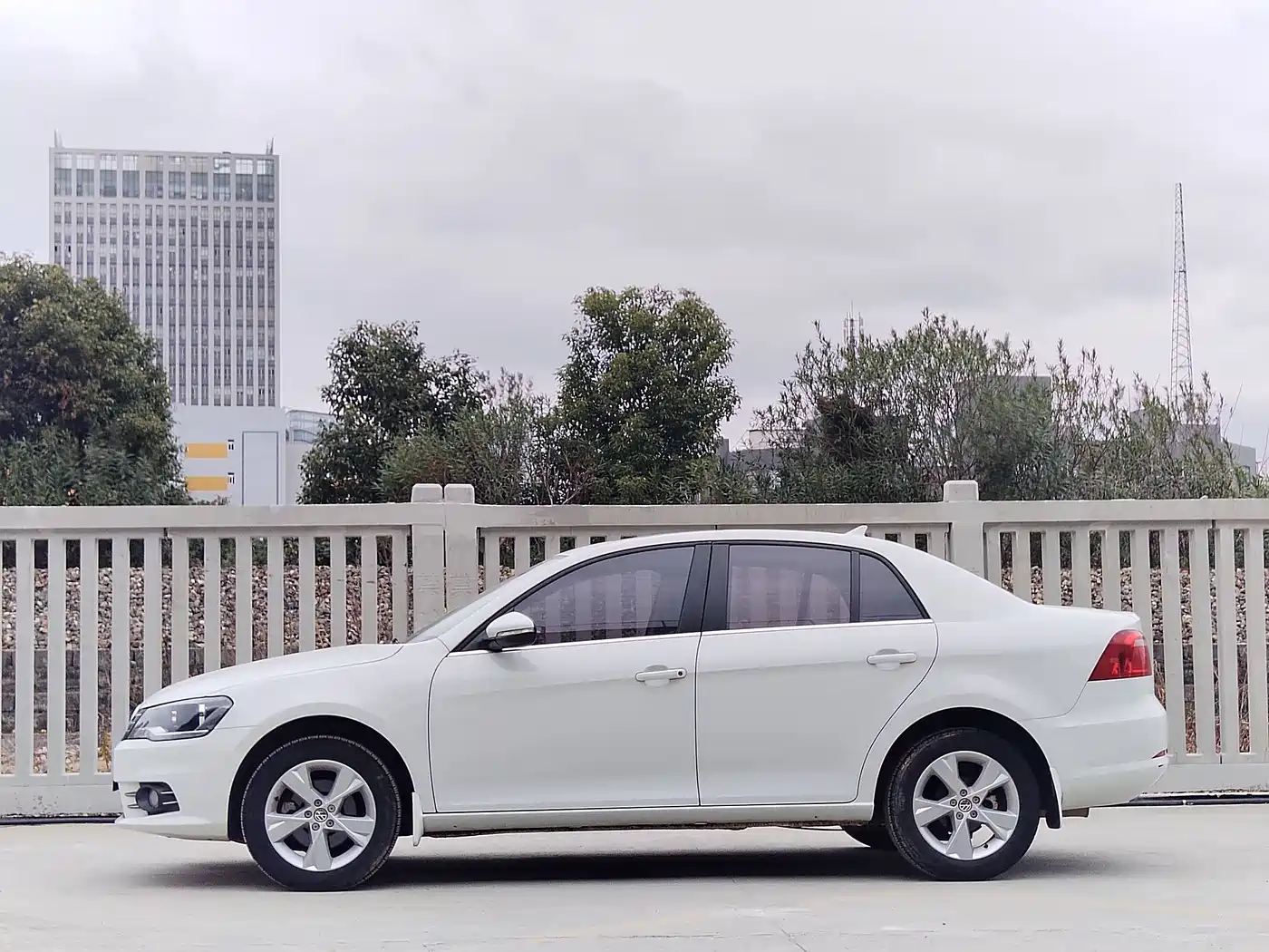 Volkswagen Bora 2014 1.6L Automatic Comfort Edition фото 2