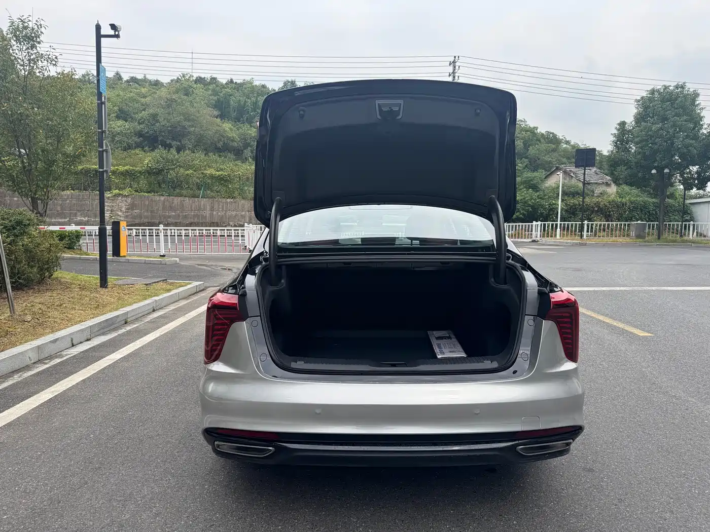 Hongqi H5 2026