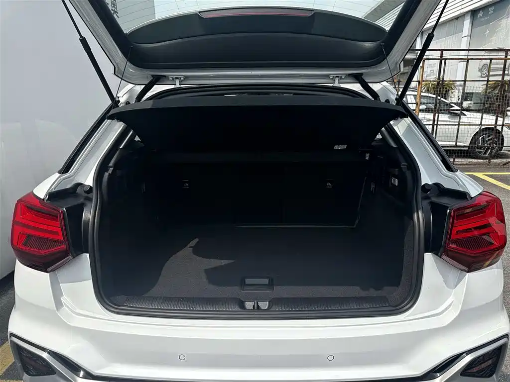 Audi Q2L 2024 35TFSI Progressive Sport фото 8