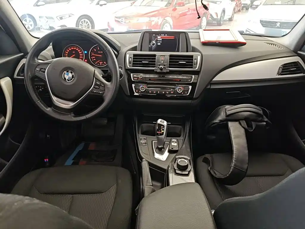 BMW 1 Series (Import) 2017 2016 120i Leading Model
