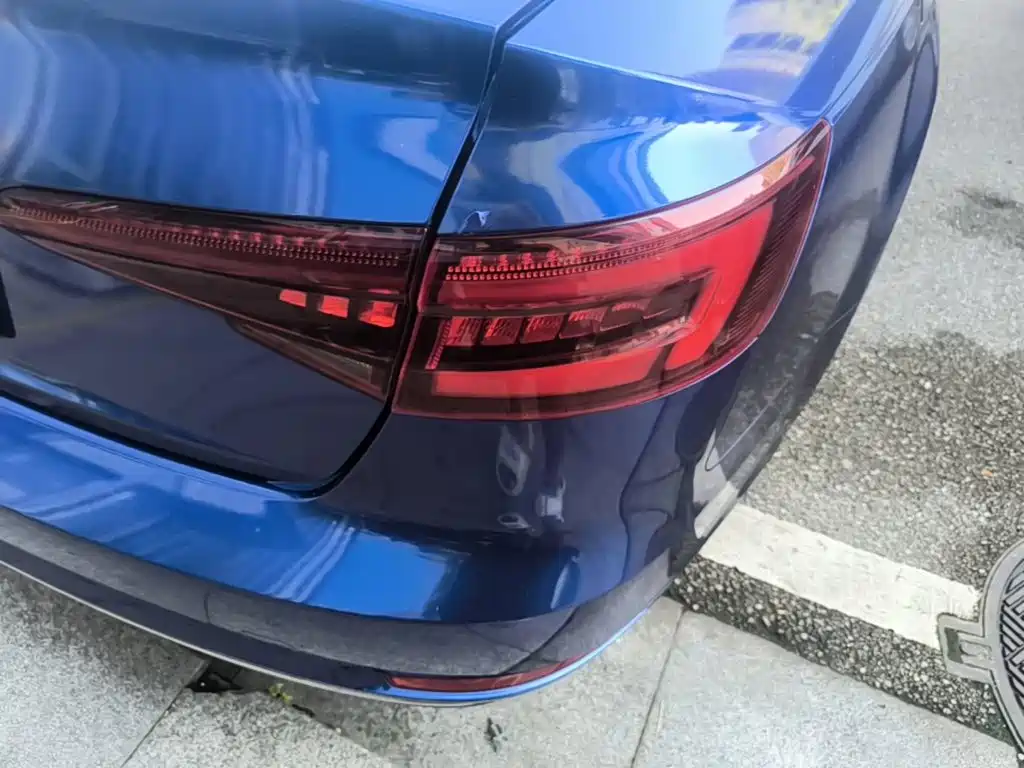 Photo 8 - Audi A4L
