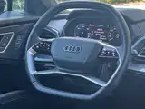 Фото 25 - Audi Q5 e-tron