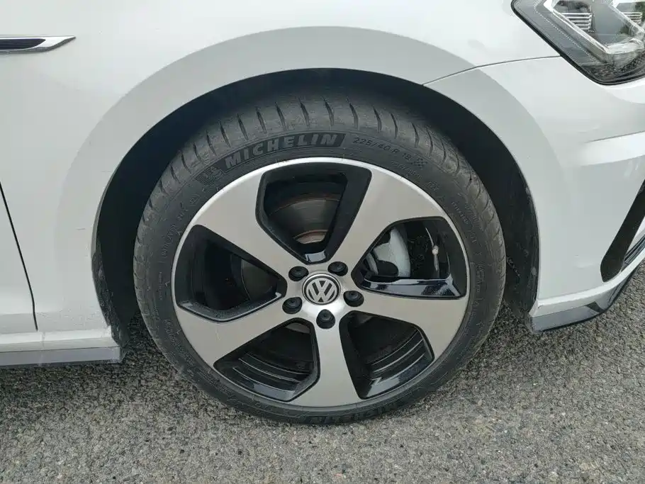 Фото 6 - Volkswagen Golf