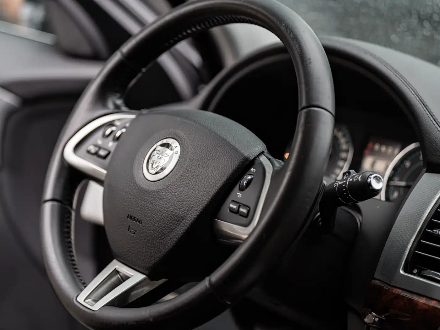 Фото 15 - Jaguar XF