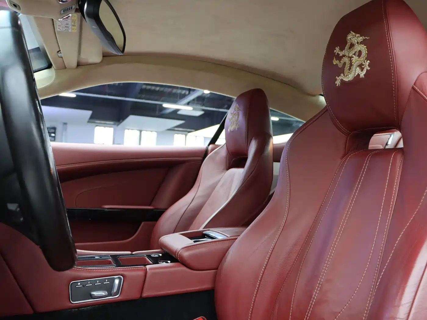 Aston Martin Virage 2012 6.0 Coupe фото 24