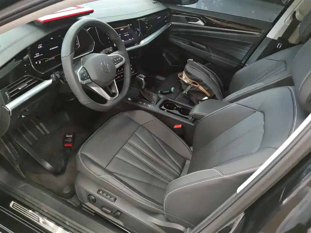 Volkswagen Passat 2025 Outstanding 380TSI Dragon Soaring Edition фото 15