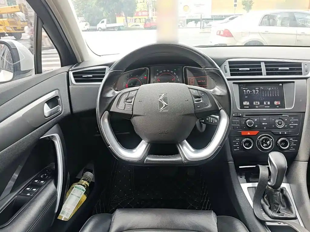 DS 5LS 2016 2015 1.6T Elegance THP160