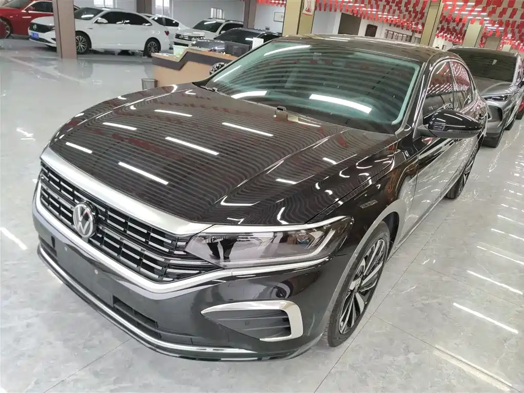 Volkswagen Passat 2025 Outstanding 380TSI Dragon Soaring Edition