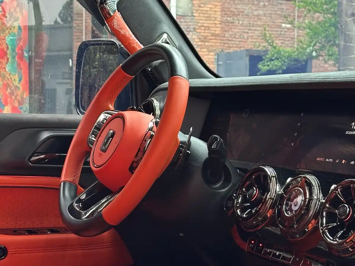 TANK CO CREATION TANK 300