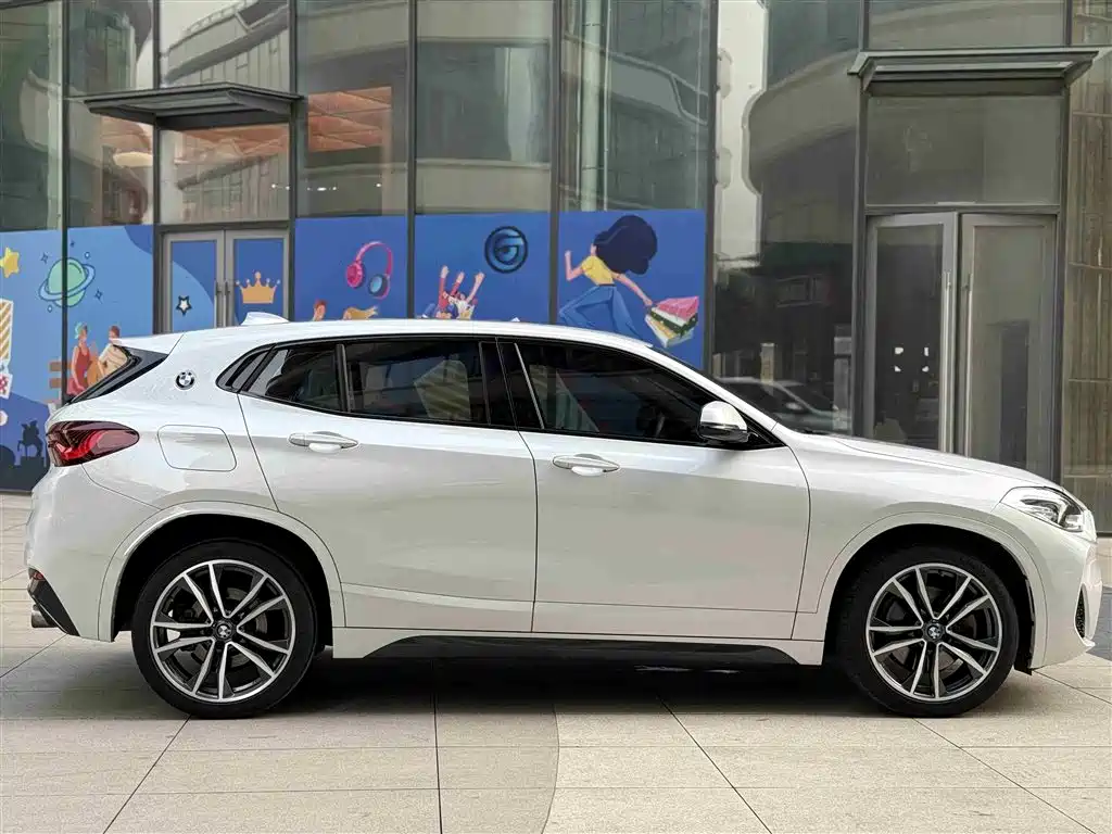 BMW X2
