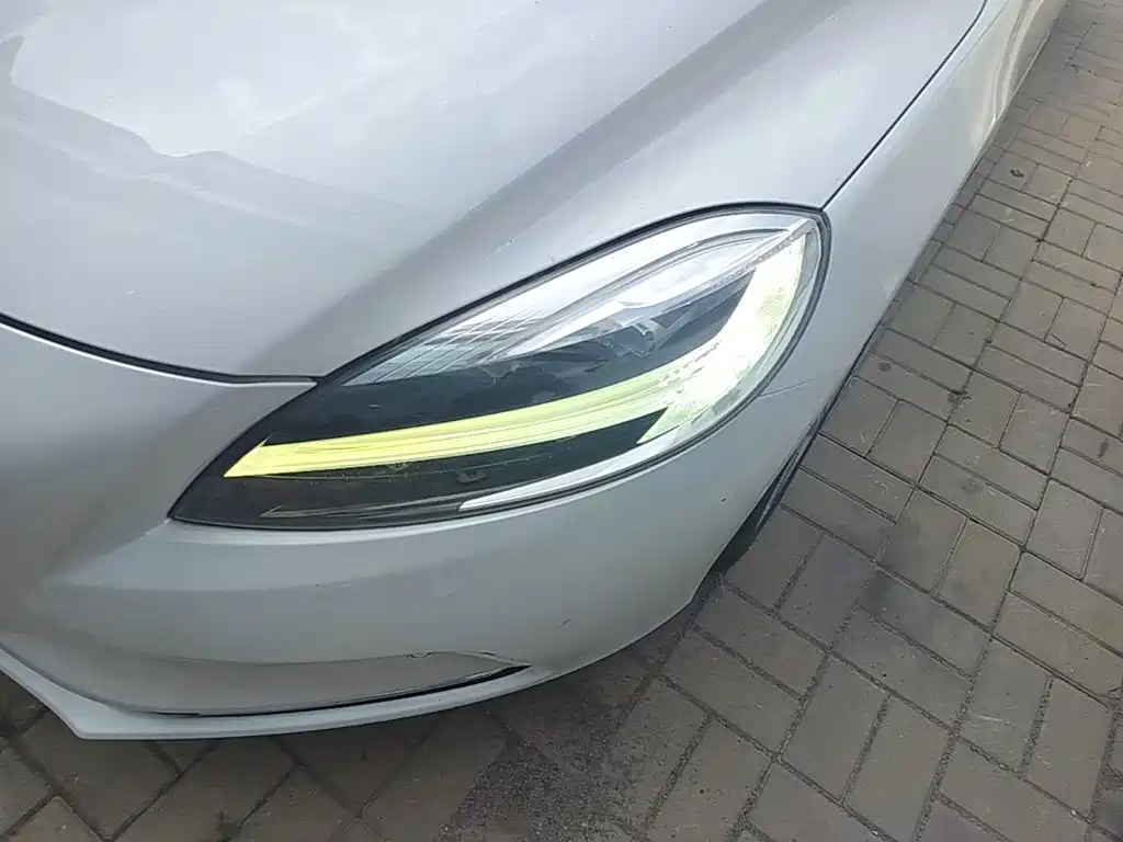 Volvo V40 2016 2017 T3 R-Design