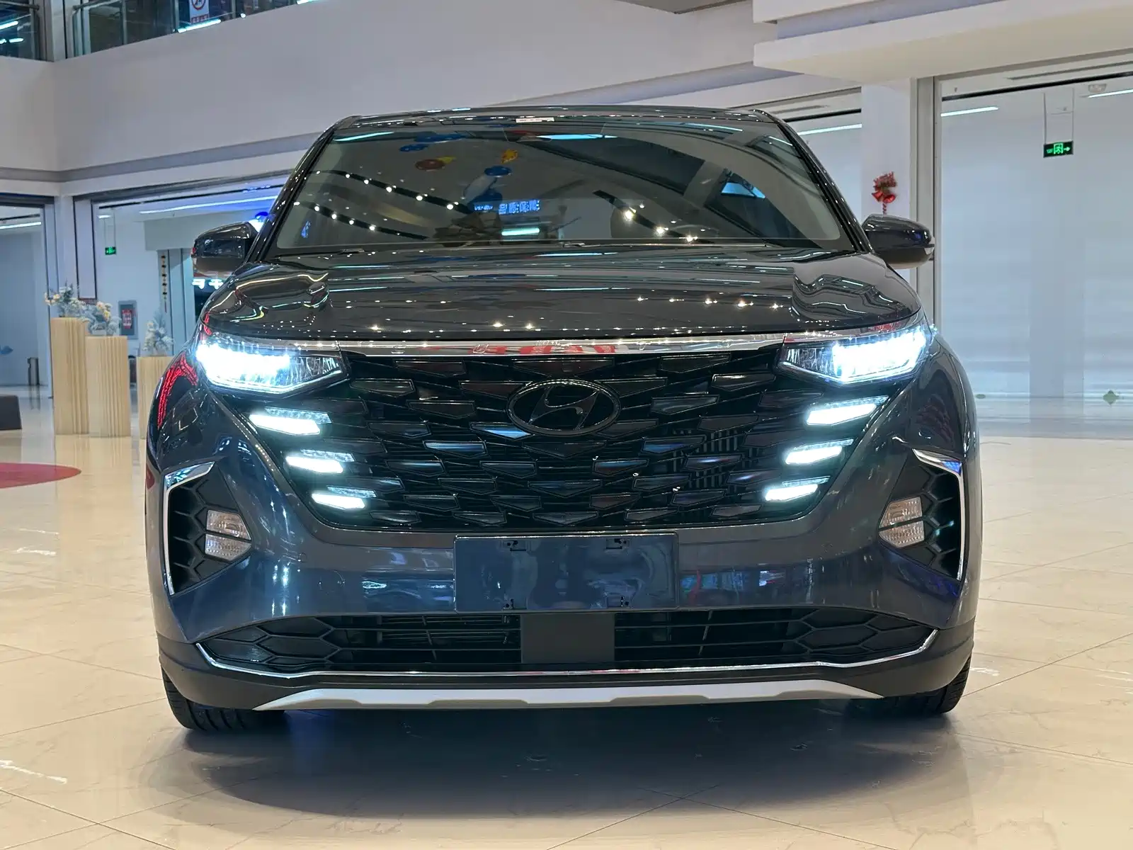 Фото 2 - Hyundai Custo