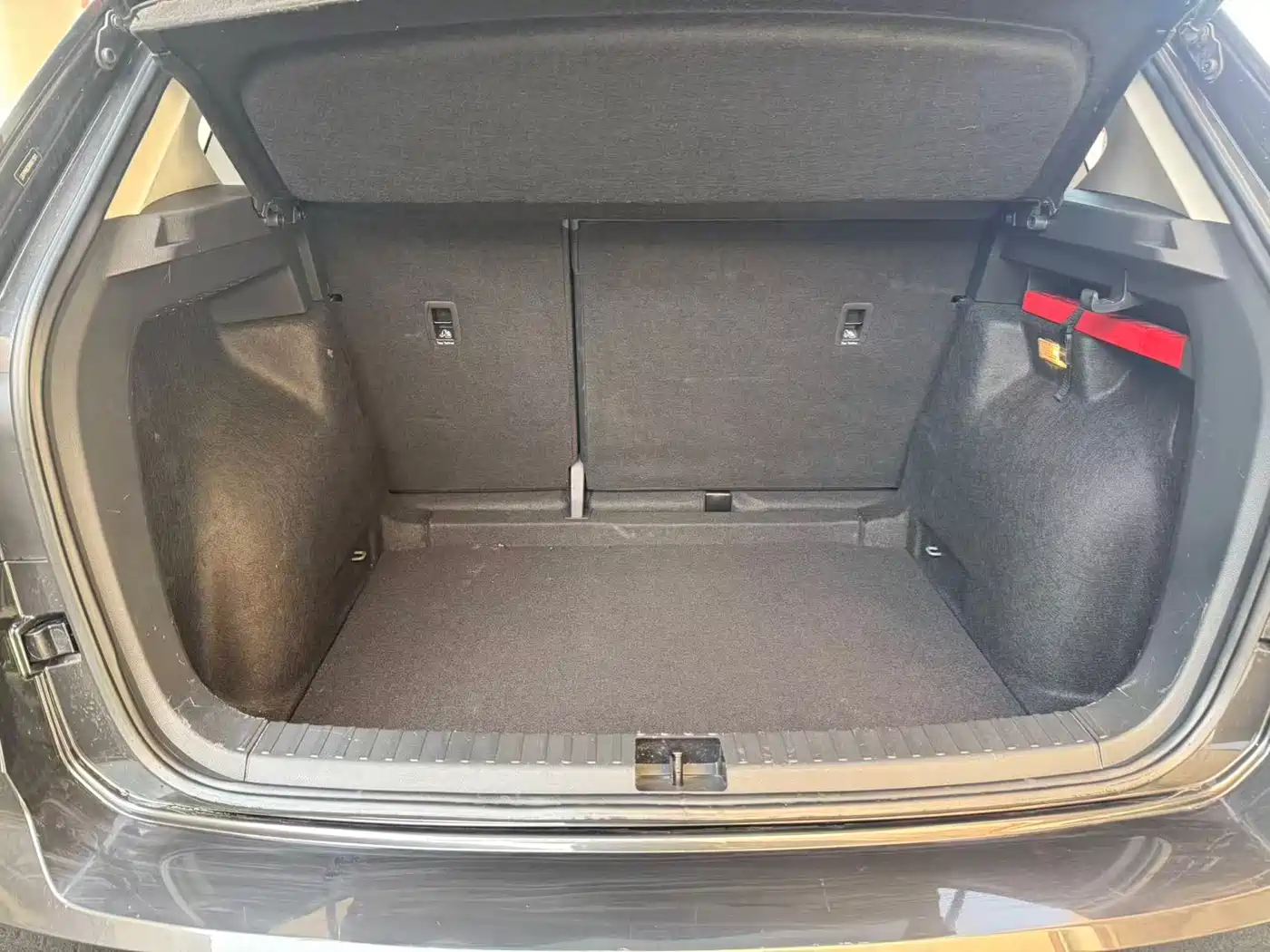 Volkswagen Tharu 2023 300TSI 2WD Bright Moon Edition фото 14