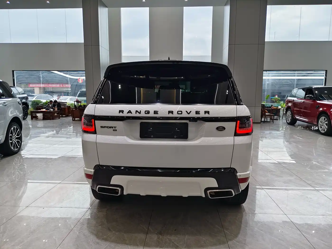 Фото 10 - Land Rover Range Rover Sport