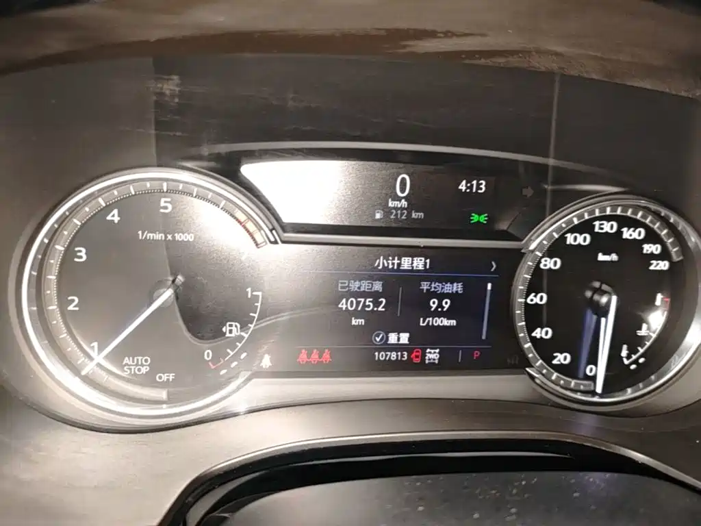 Фото 12 - Cadillac XT6