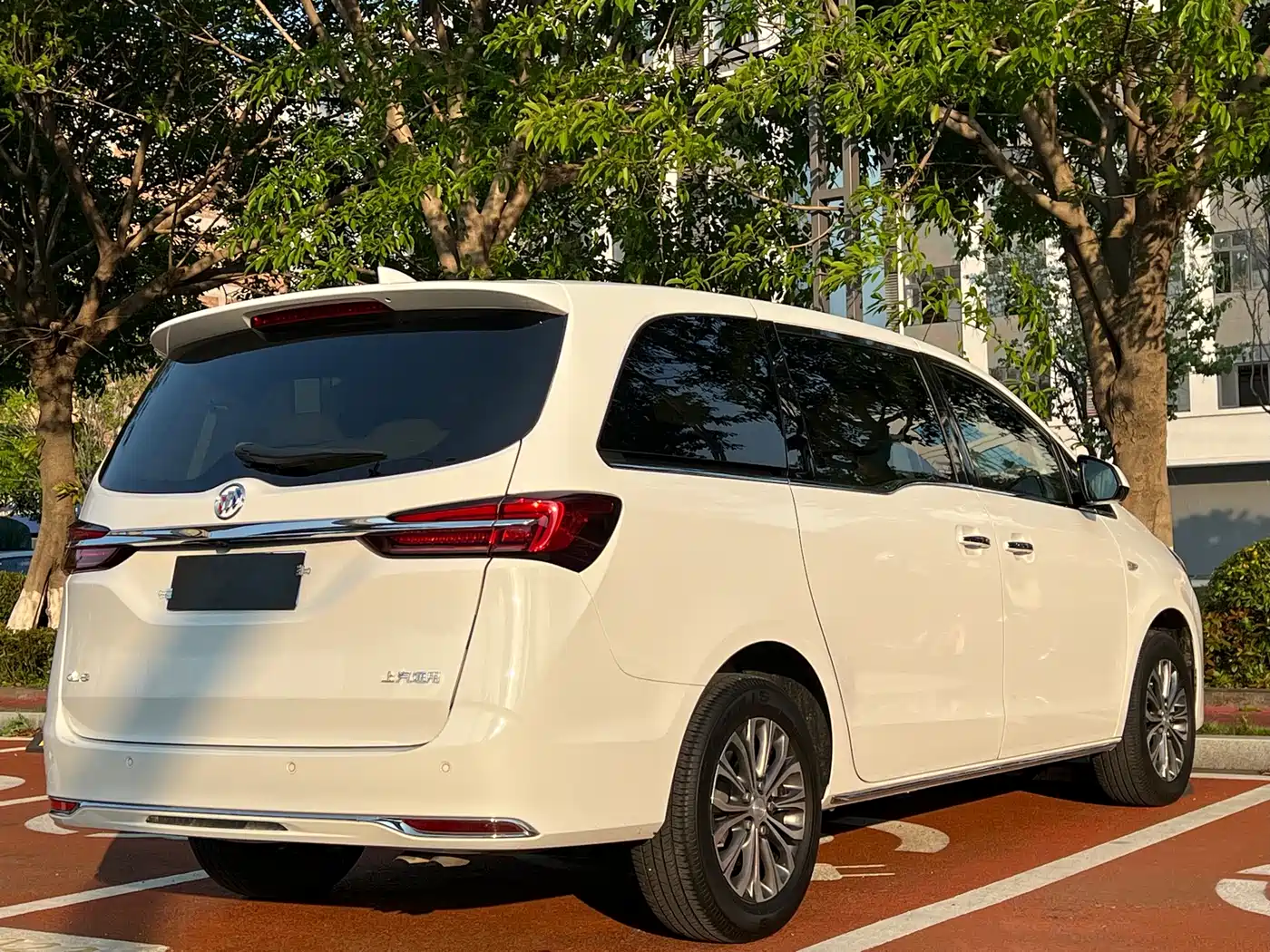 Buick GL8 2023 Land Business Class 652T Luxury фото 9