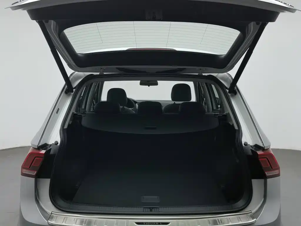 Фото 16 - Volkswagen Tiguan L