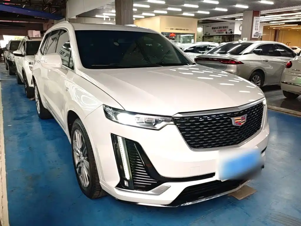 Фото 4 - Cadillac XT6