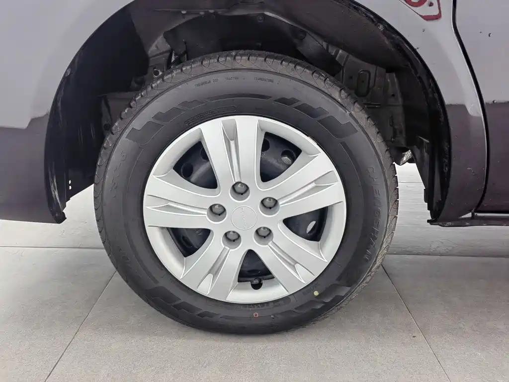 Dongfeng Fengxing Lingzhi 2025 2025 M5 1.6L Long Wheelbase Basic 5-seater