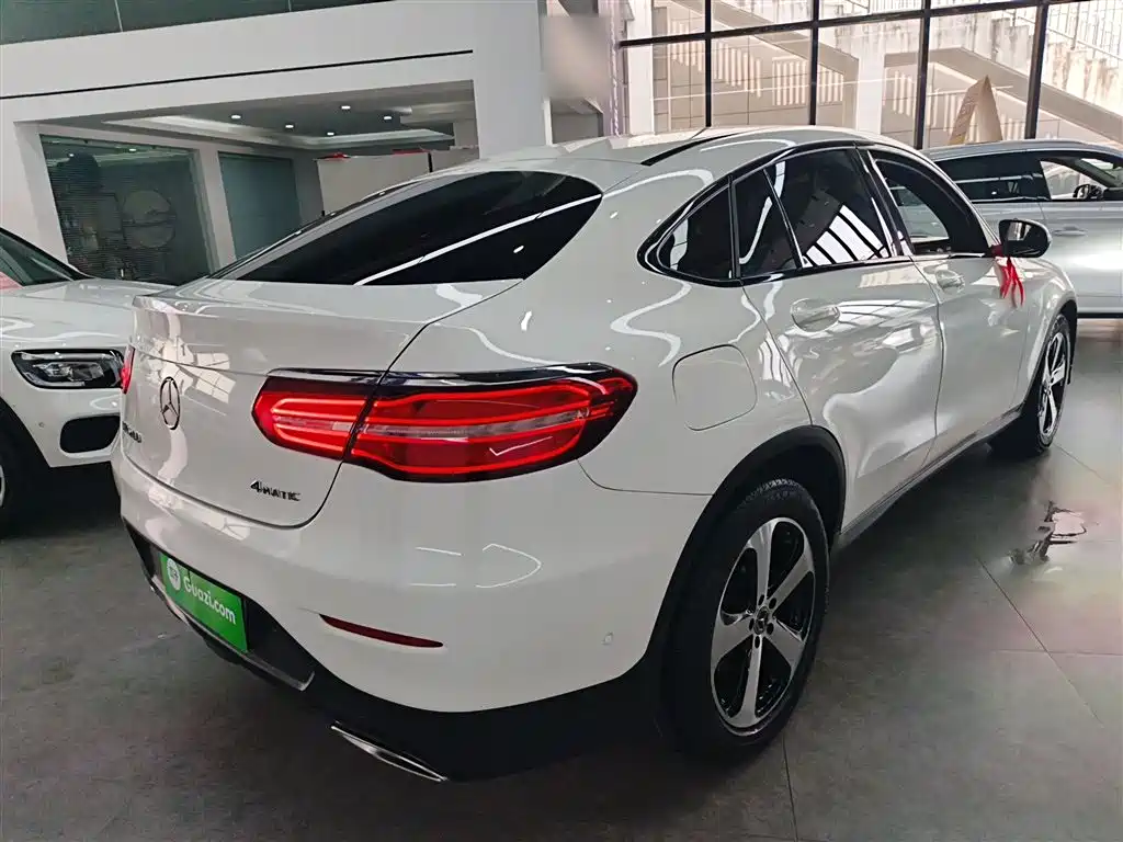 Mercedes-Benz GLC Coupe 2018 GLC 200 4MATIC Coupe SUV фото 5