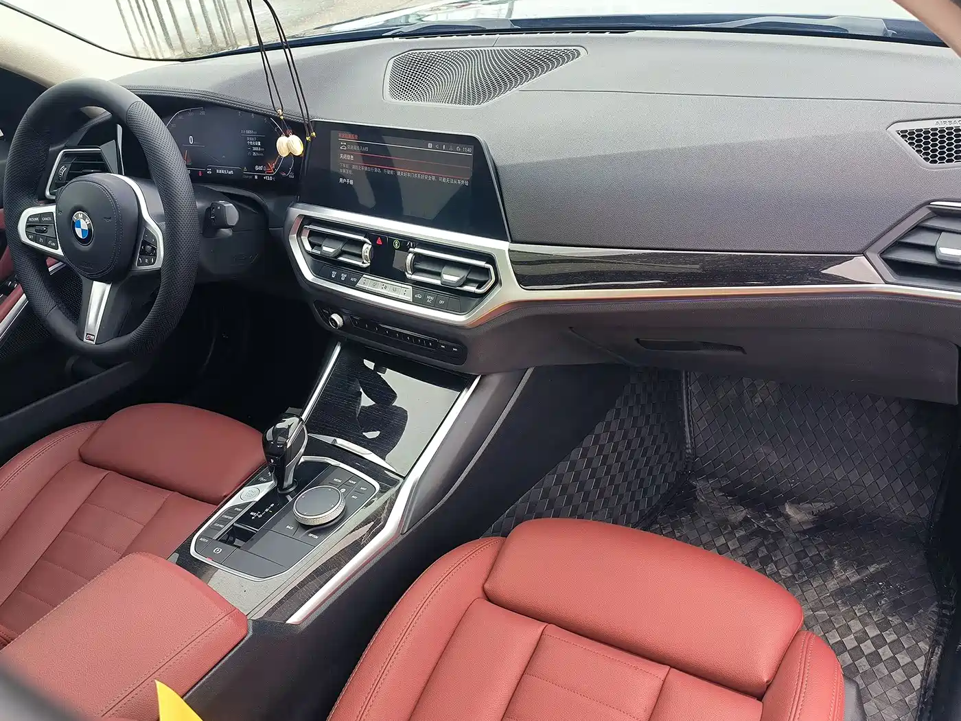BMW 3 Series 2021 325Li M Sport Night Edition фото 18