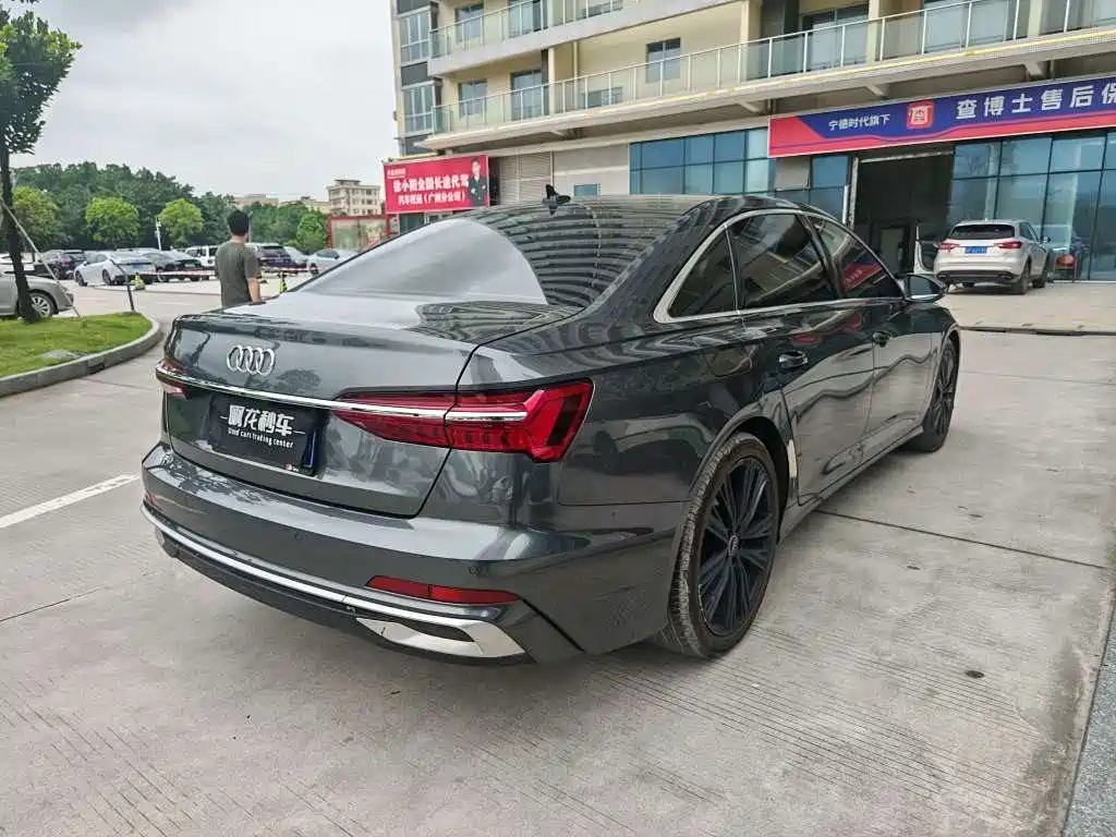 Photo 8 - Audi A6L