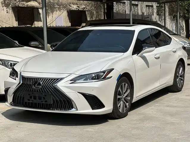 Lexus ES 2021 260 Excellence Edition