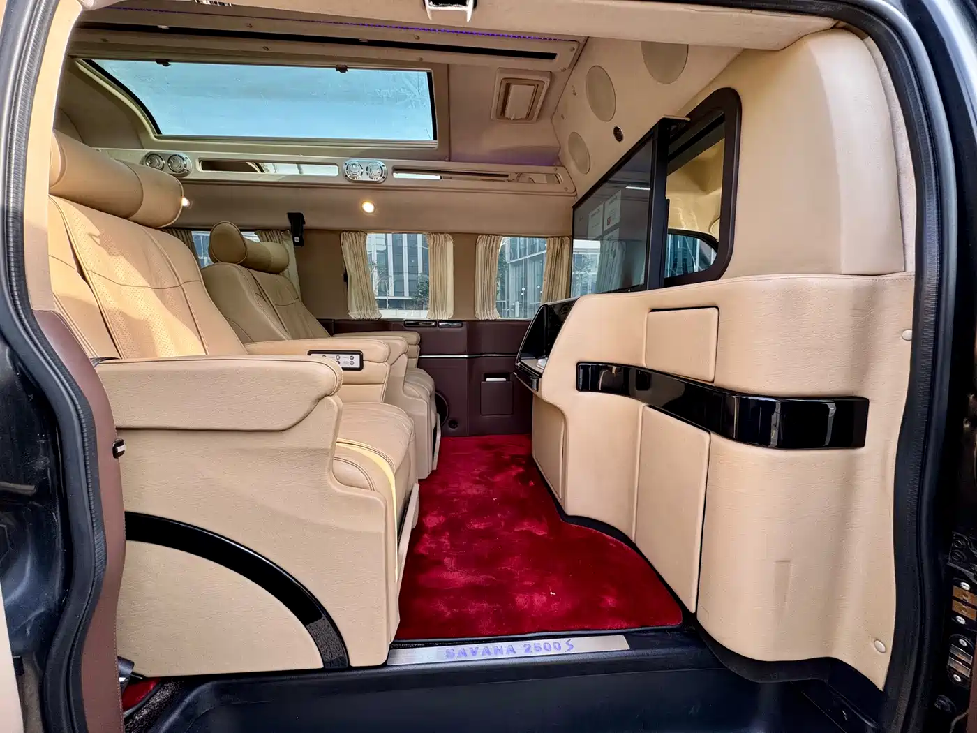 GMC Savana 2017 2017 2500S Premium Edition