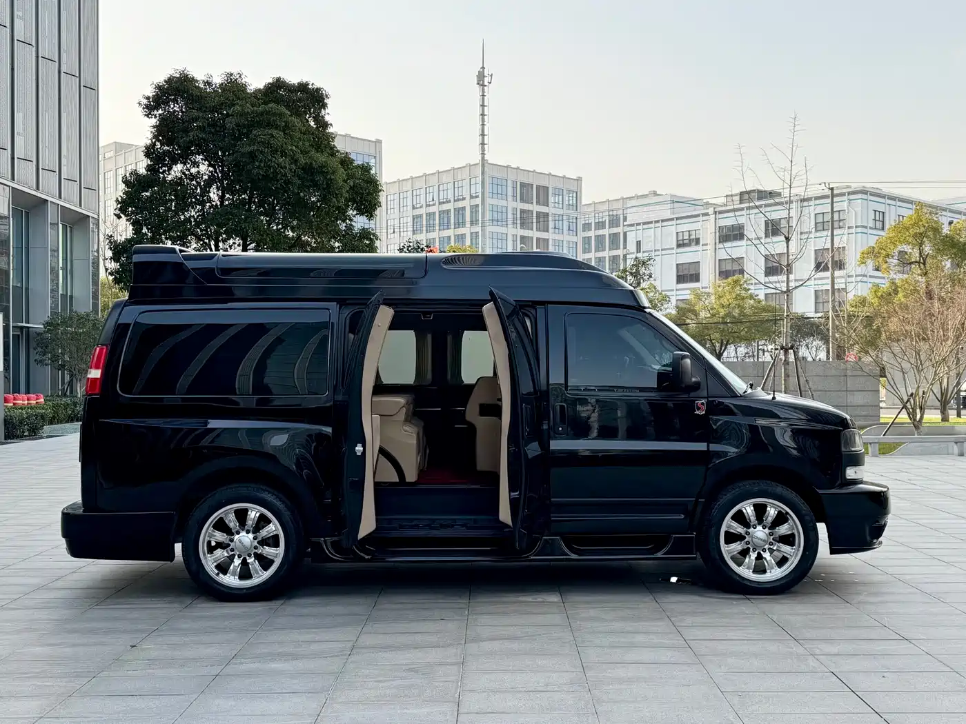 GMC Savana 2017 2017 2500S Premium Edition