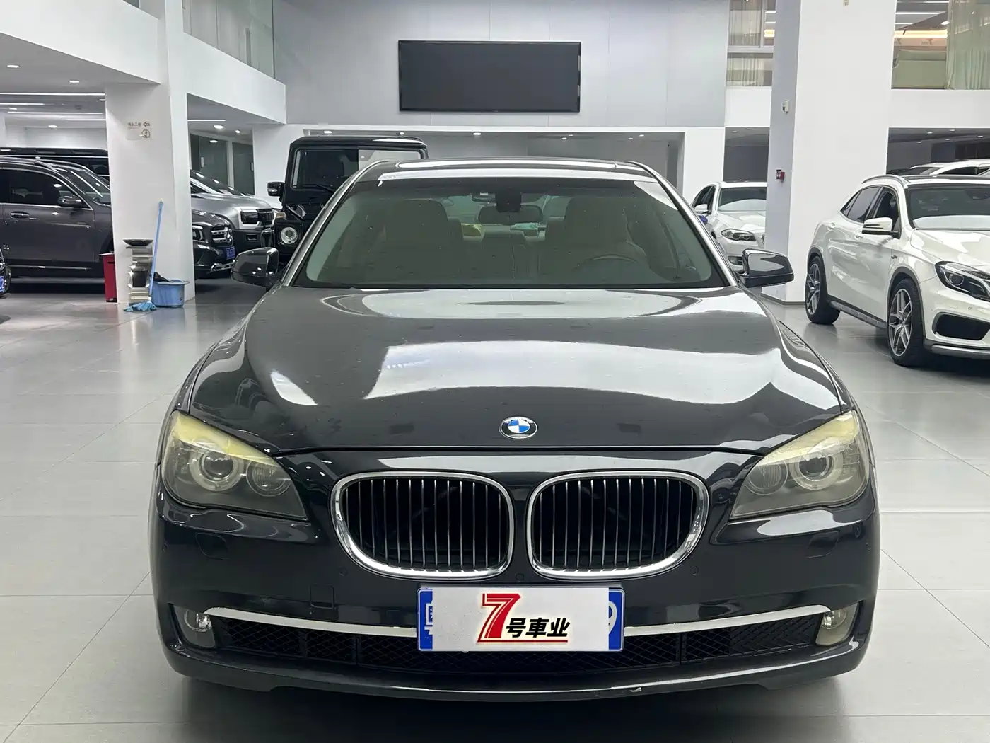 Photo 3 - BMW 7 Series