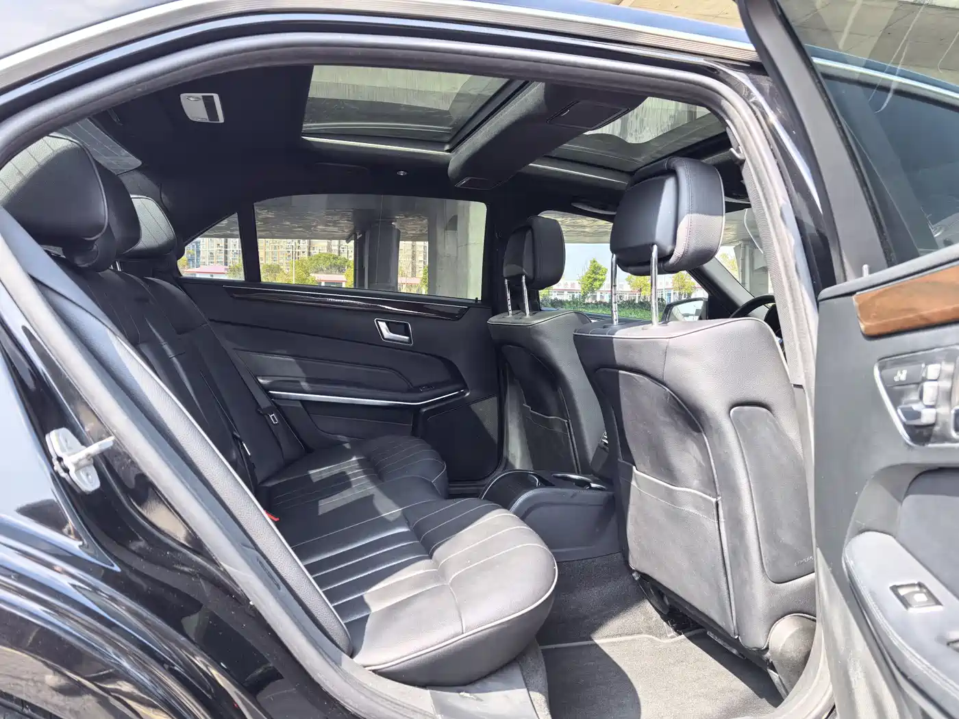 Mercedes-Benz E-Class 2015 E 200 L фото 10