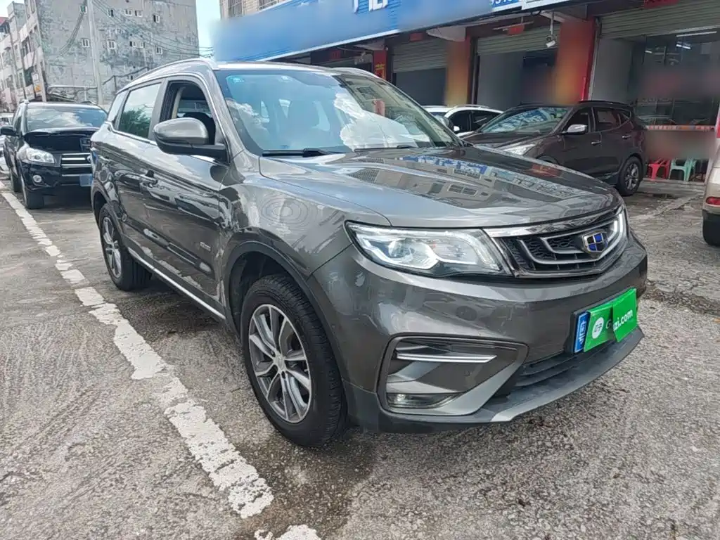 Фото 4 - Geely Atlas