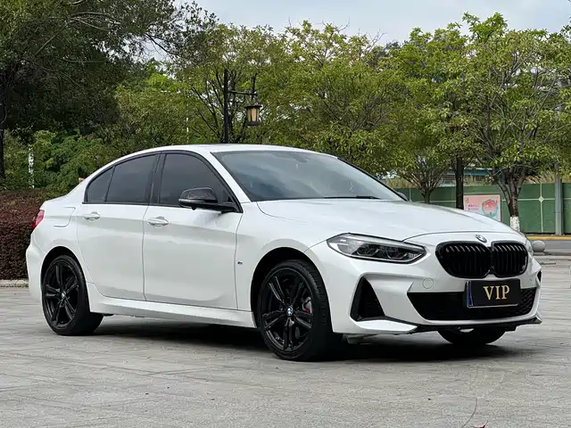 BMW 1 Series 2021 125i M Sport Black Night Edition — фото 3